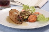 Рулетики мясные в красном вине