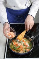 Рагу из стручковой фасоли с креветками