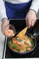 Рагу из стручковой фасоли с креветками