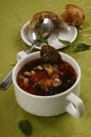 Фасолевый суп по-гречески