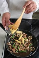 Жареная свинина с кукурузой