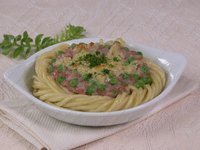 Макароны с горошком и сыром