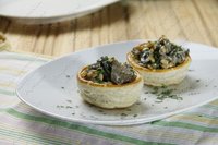 Волованы с печенкой и грибами