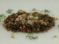 Салат из дикого риса и бекона с копченой курицей