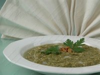 Суп-пюре из фасоли с орехами