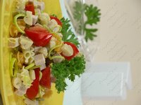 салат с мясом и макаронами