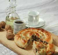 Вертута с орехом и изюмом