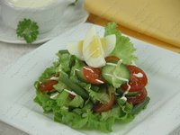 Салат овощной с фасолью