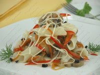 Салат из макарон с грибами