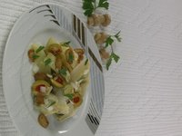 Салат картофельный с артишоками грибами и оливками