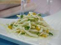 Салат из кальмаров с кукурузой