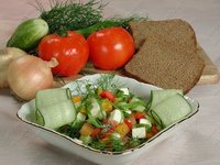 Зеленый салат с ветчиной