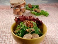 Салат грибной с орехами