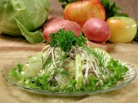 Салат мясной с капустой