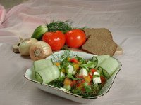 Зеленый салат с ветчиной
