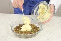 Пирог из картофеля, кабачков и баранины