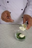 Шницель из капусты со сметанным соусом