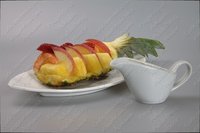 Фруктовое ассорти в ананасе с креветками