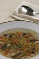 Суп из фасоли с грибами