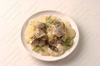 Макрель тушеная с салом и картофелем