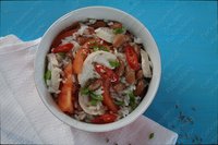 Салат из цыпленка с рисом и фасолью