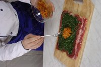 Рулет из баранины с овощами