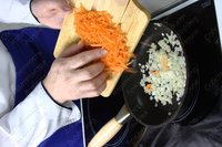 Рулет из баранины с овощами