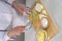 Пирог луком и сыром фета