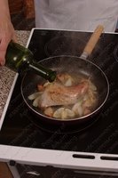 Кролик в белом вине с овощами