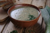 Шечаманди с луком-пореем и орехами