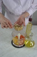 Рулетики из щуки с ореховым соусом