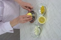 Макрель жареная с медово-лимонным соусом