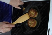 Котлеты из утиного мяса с овощами