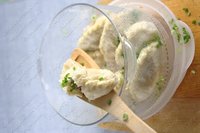 Булочки паровые с утиным мясом и квашеной капустой