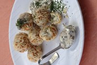 Шарики куриные с грибным соусом