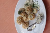 Шарики куриные с грибным соусом