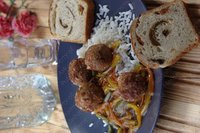 Свинина с овощами и кунжутом