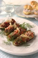 Огурцы фаршированные мясом