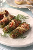 Огурцы фаршированные мясом