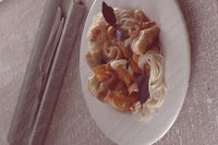 спагетти с соусом из морепродуктов