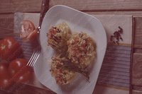 Фаршированные гнезда с курицей и грибами по сыром