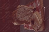 Хлеб с маринованным перцем и маслинами
